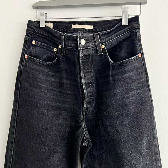 Levi’s Ribcage Straight - Picture 2 of 5